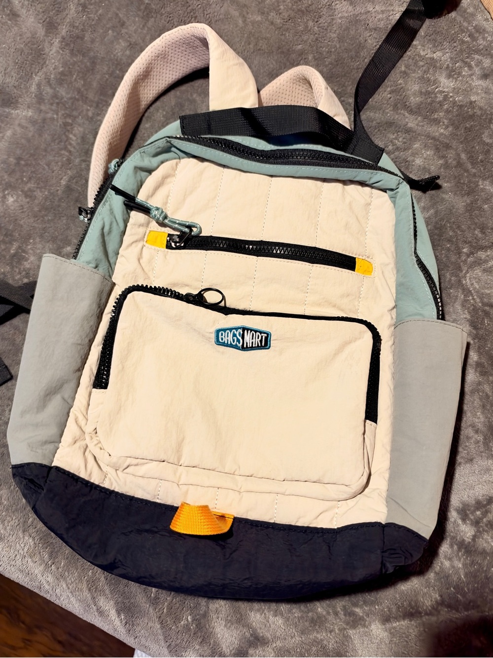 Bagsmart kids Walker 14L backpack